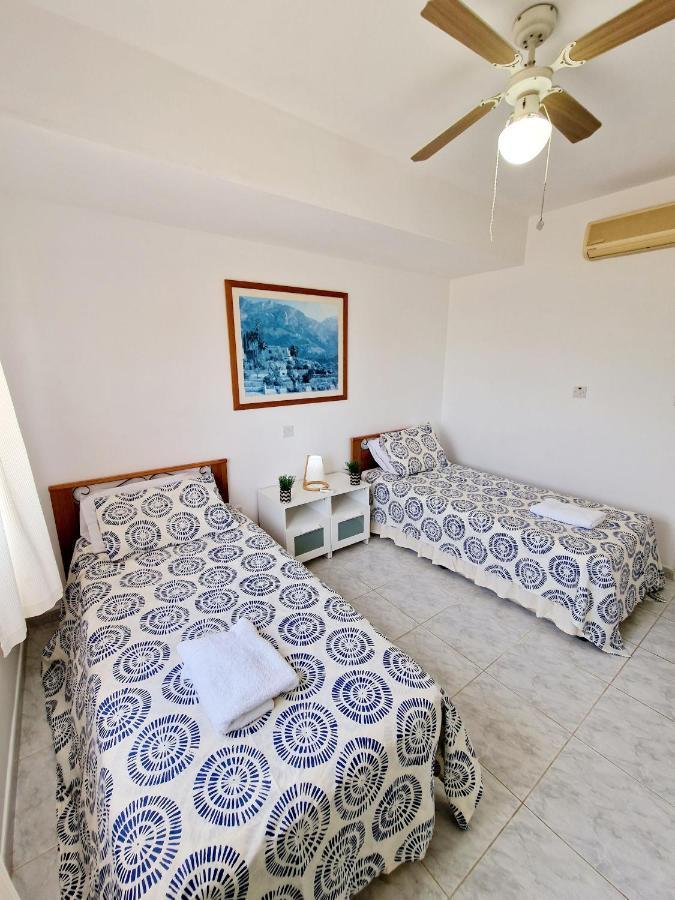 Emma'S Place, 2 Bedroom Apartment With Pool View Paphos Exterior foto